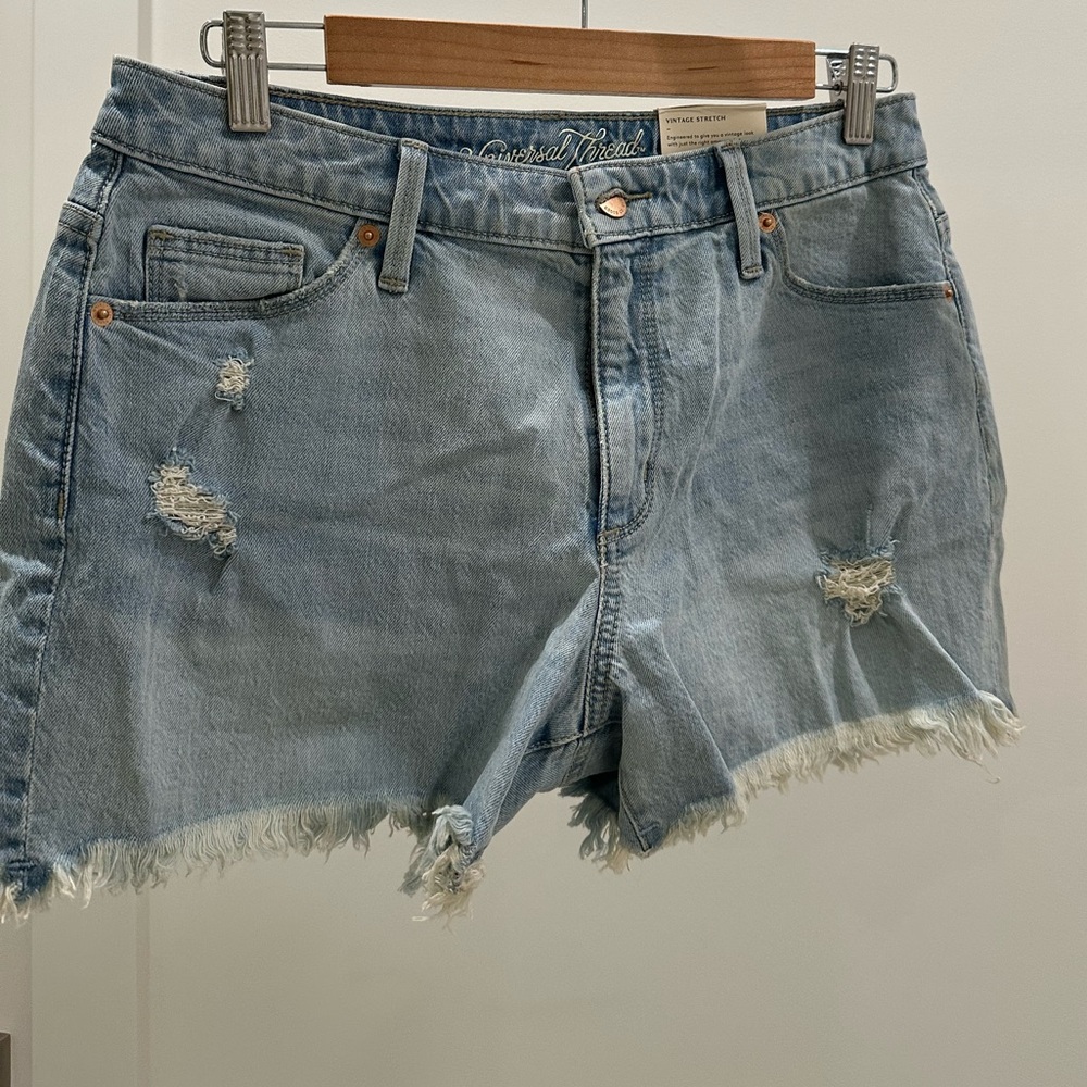 Universal Thread | Size 6 | high-rise shortie shorts